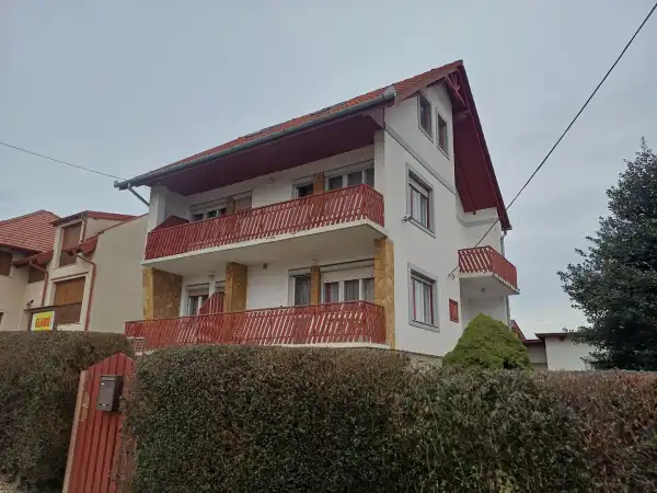 Eladó családi ház, Hévíz 9 szoba 280 m² 97 M Ft
