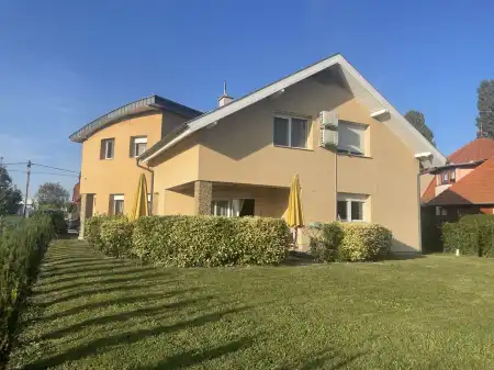 Eladó családi ház, Keszthely 8 szoba 350 m² 350 M Ft