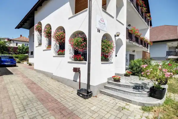 Kiadó családi ház, Hévíz 3 szoba 100 m² 354 E Ft/hó